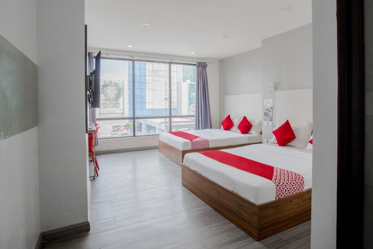 Oyo 666 Mc Hotel Fairview Quezon City Exterior photo