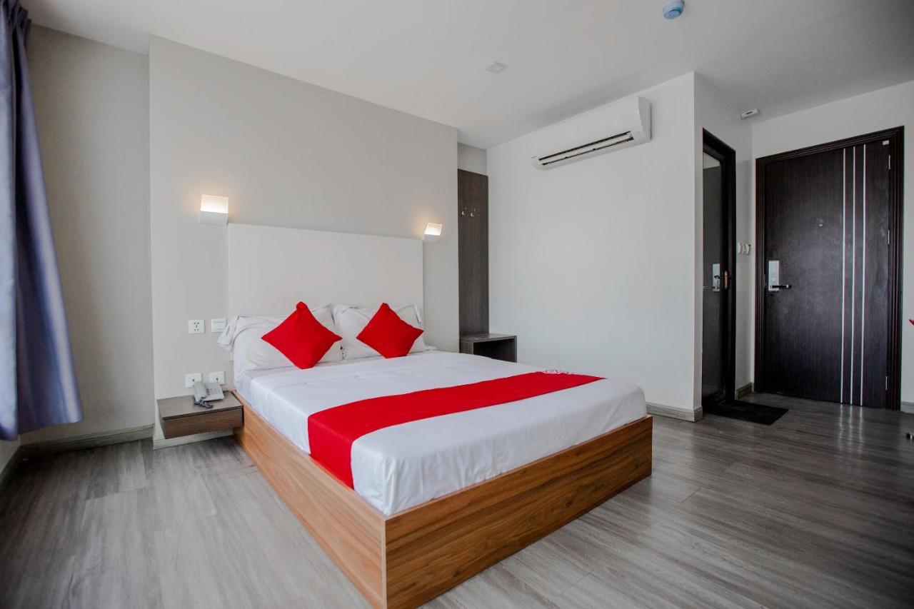 Oyo 666 Mc Hotel Fairview Quezon City Exterior photo