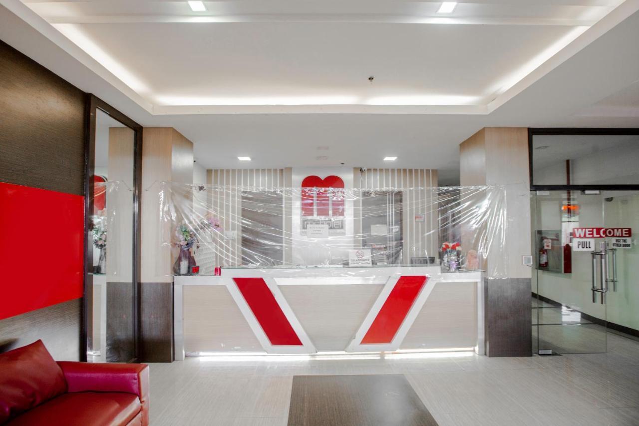 Oyo 666 Mc Hotel Fairview Quezon City Exterior photo